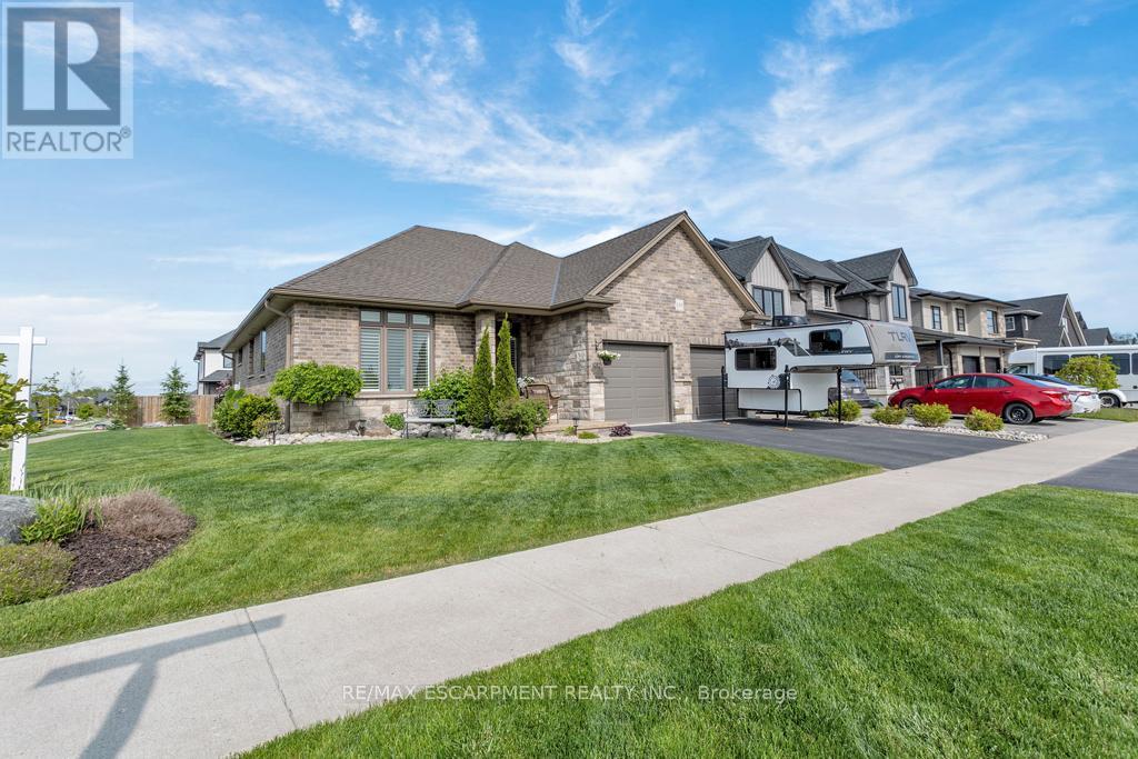 100 Tamarack Boulevard, Woodstock, Ontario  N4S 0E2 - Photo 3 - X12195585