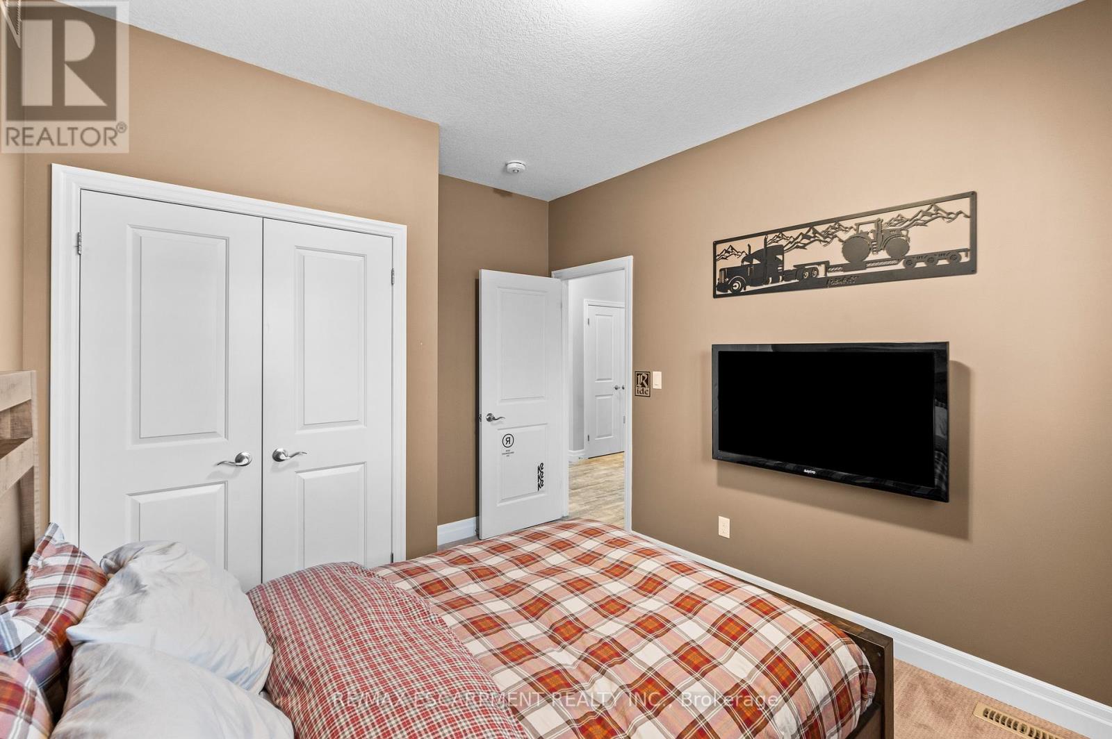 100 Tamarack Boulevard, Woodstock, Ontario  N4S 0E2 - Photo 32 - X12195585