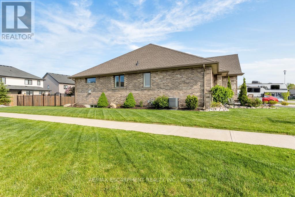 100 Tamarack Boulevard, Woodstock, Ontario  N4S 0E2 - Photo 43 - X12195585