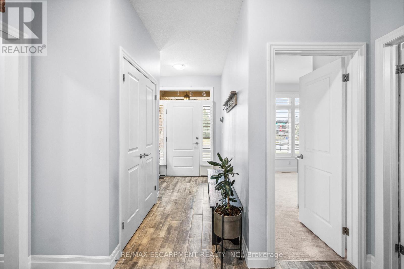 100 Tamarack Boulevard, Woodstock, Ontario  N4S 0E2 - Photo 6 - X12195585