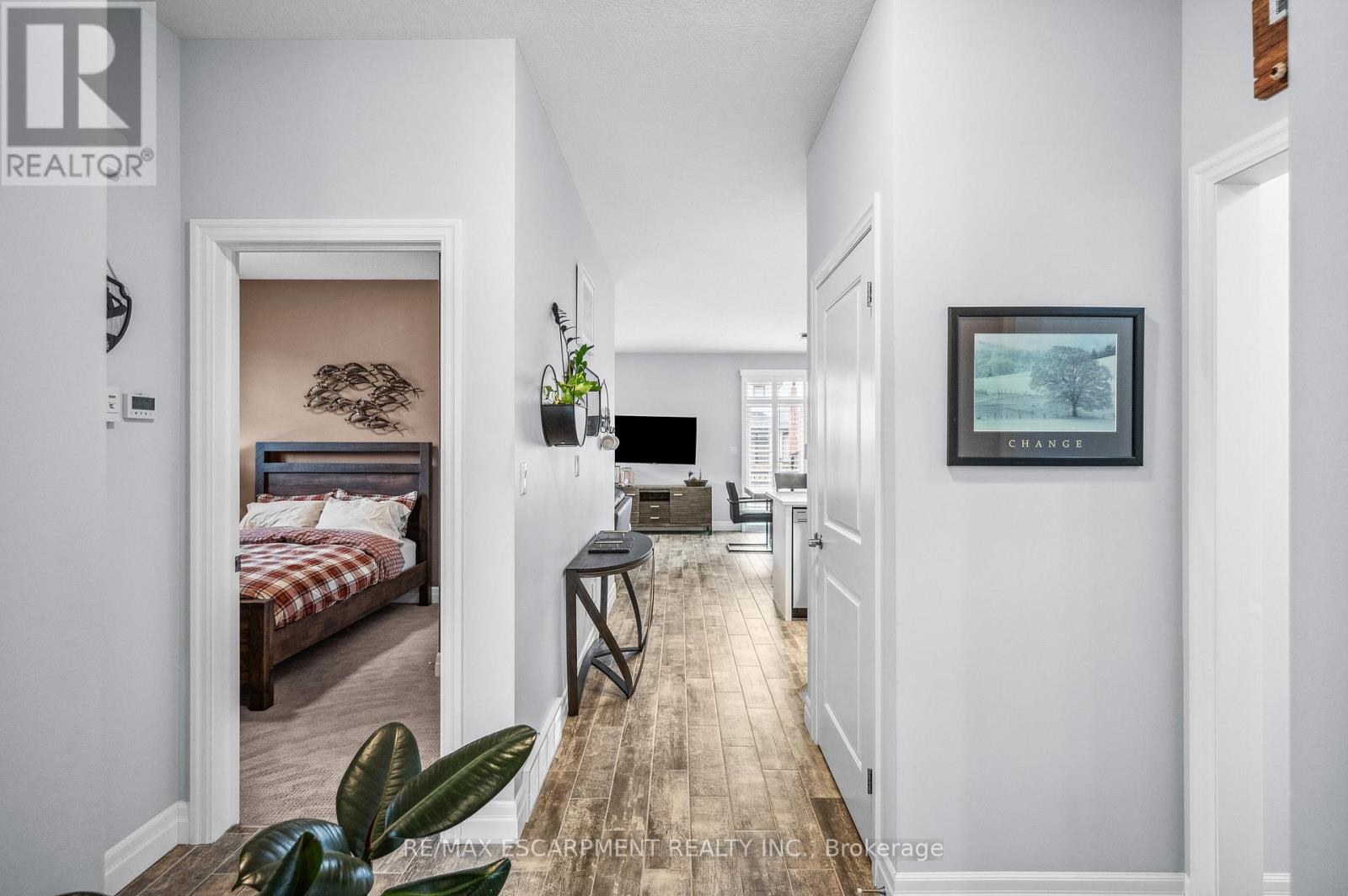 100 Tamarack Boulevard, Woodstock, Ontario  N4S 0E2 - Photo 7 - X12195585