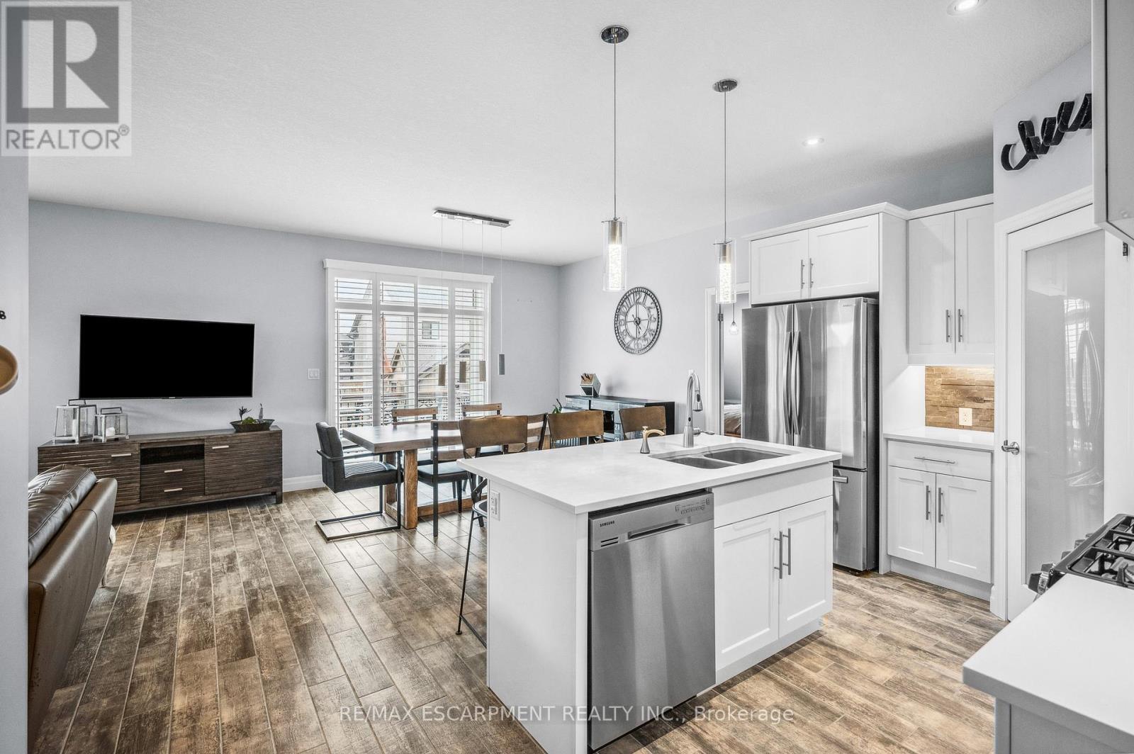 100 Tamarack Boulevard, Woodstock, Ontario  N4S 0E2 - Photo 8 - X12195585