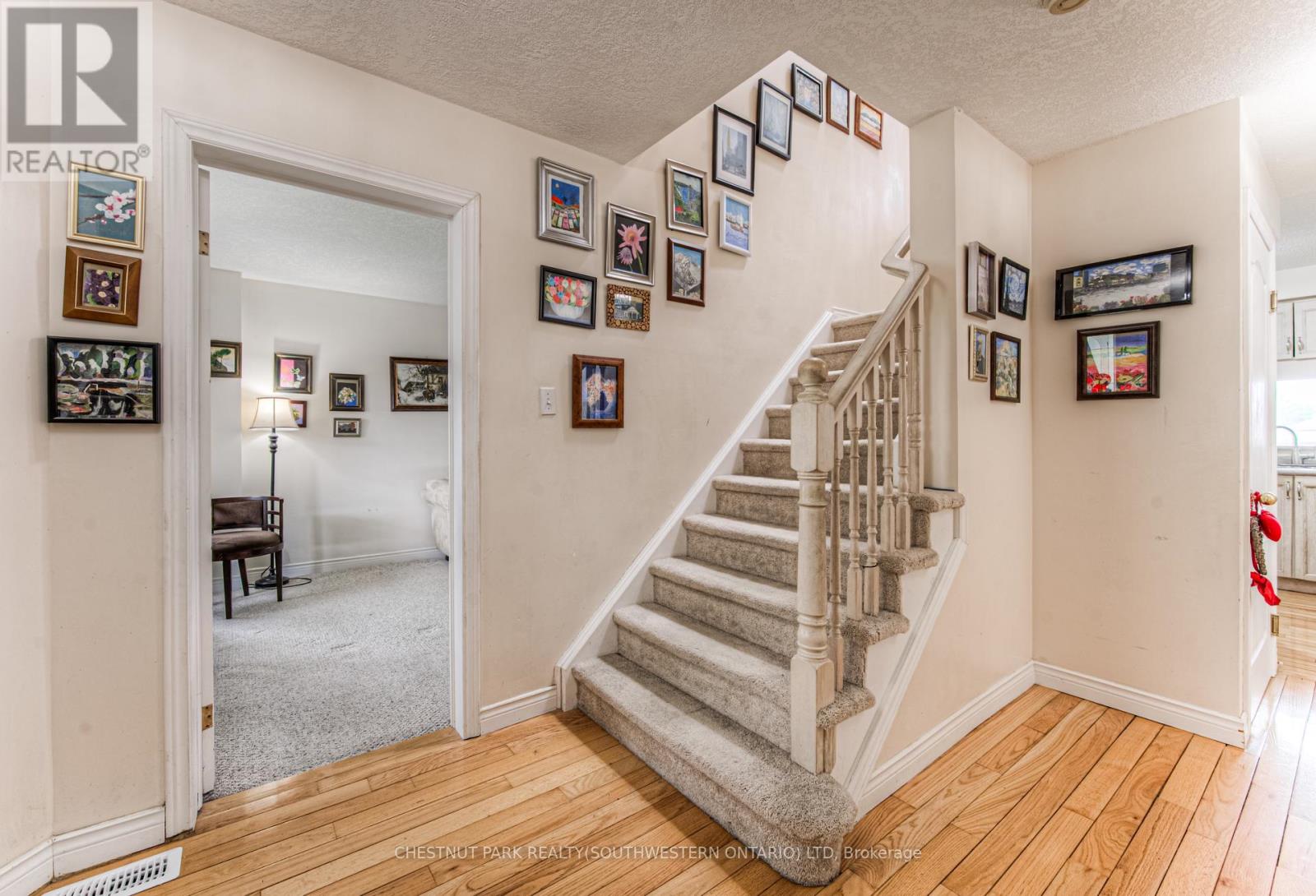 619 Westfield Drive, Waterloo, Ontario  N2T 2P2 - Photo 6 - X12195614