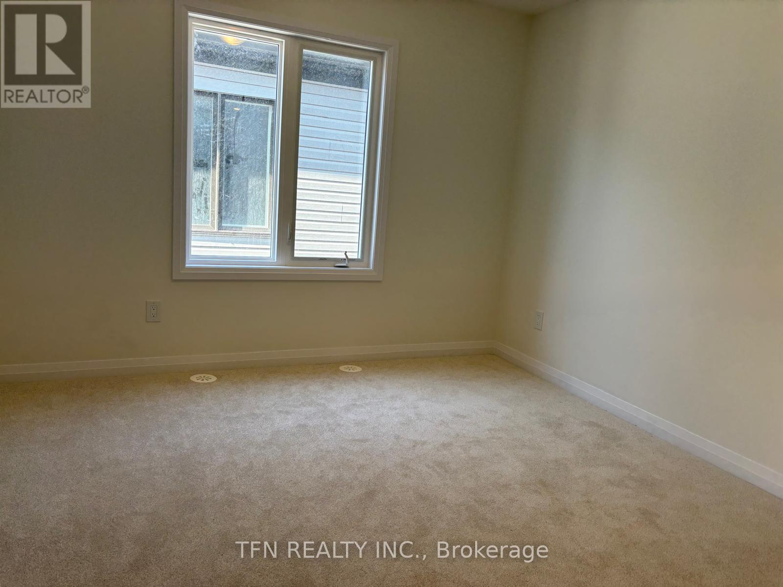 16 St Lawrence Road, Haldimand, Ontario  N3W 0K1 - Photo 10 - X12195623