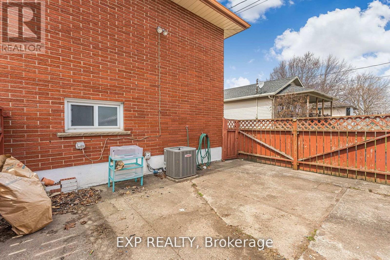 190 Christmas Street, Port Colborne, Ontario  L3K 1M9 - Photo 30 - X12195648