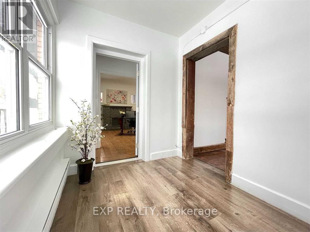 229 Locke Street S, Hamilton, Ontario  L8P 4B8 - Photo 3 - X12195653