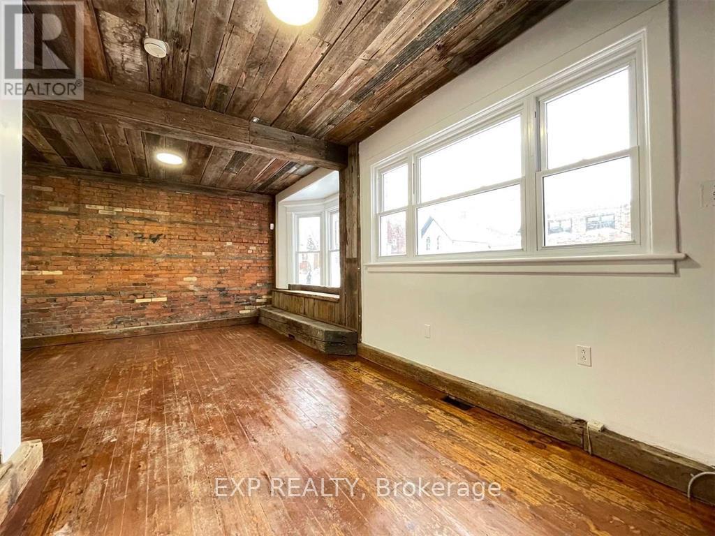 229 Locke Street S, Hamilton, Ontario  L8P 4B8 - Photo 4 - X12195653