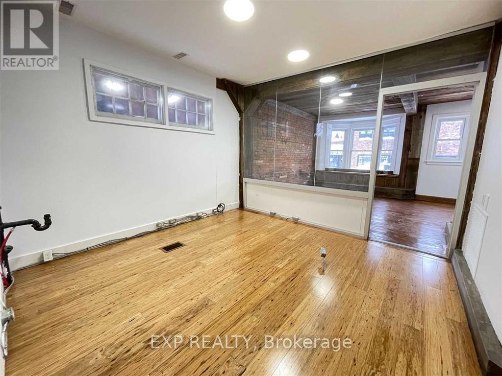 229 Locke Street S, Hamilton, Ontario  L8P 4B8 - Photo 9 - X12195653