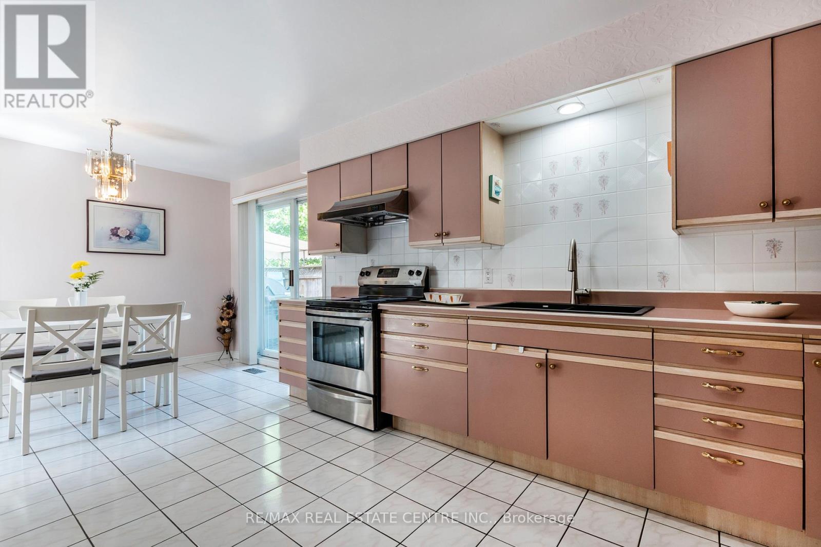 1241 Rose Street, Cambridge, Ontario  N3H 5K9 - Photo 14 - X12195661