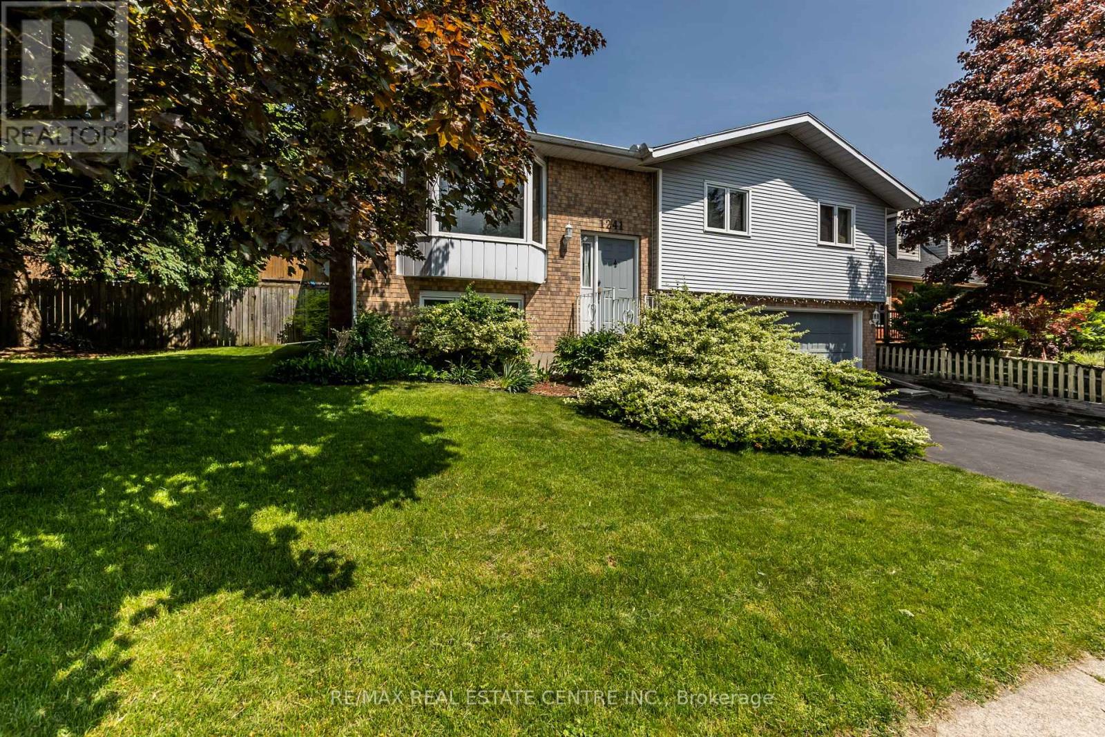 1241 Rose Street, Cambridge, Ontario  N3H 5K9 - Photo 2 - X12195661