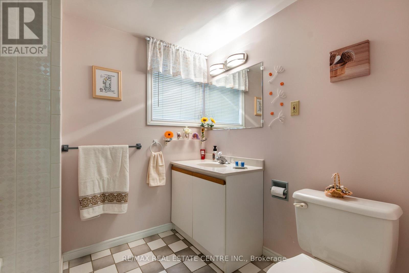 1241 Rose Street, Cambridge, Ontario  N3H 5K9 - Photo 36 - X12195661