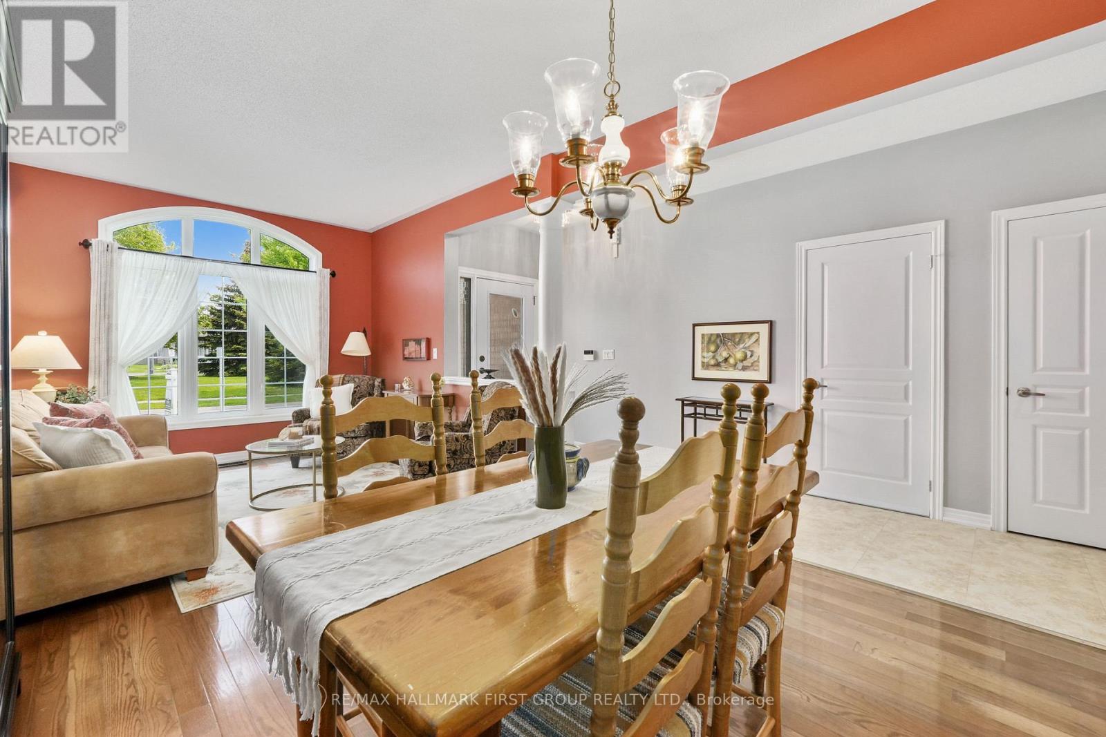 823 London Street, Cobourg, Ontario  K9A 5X9 - Photo 11 - X12195676
