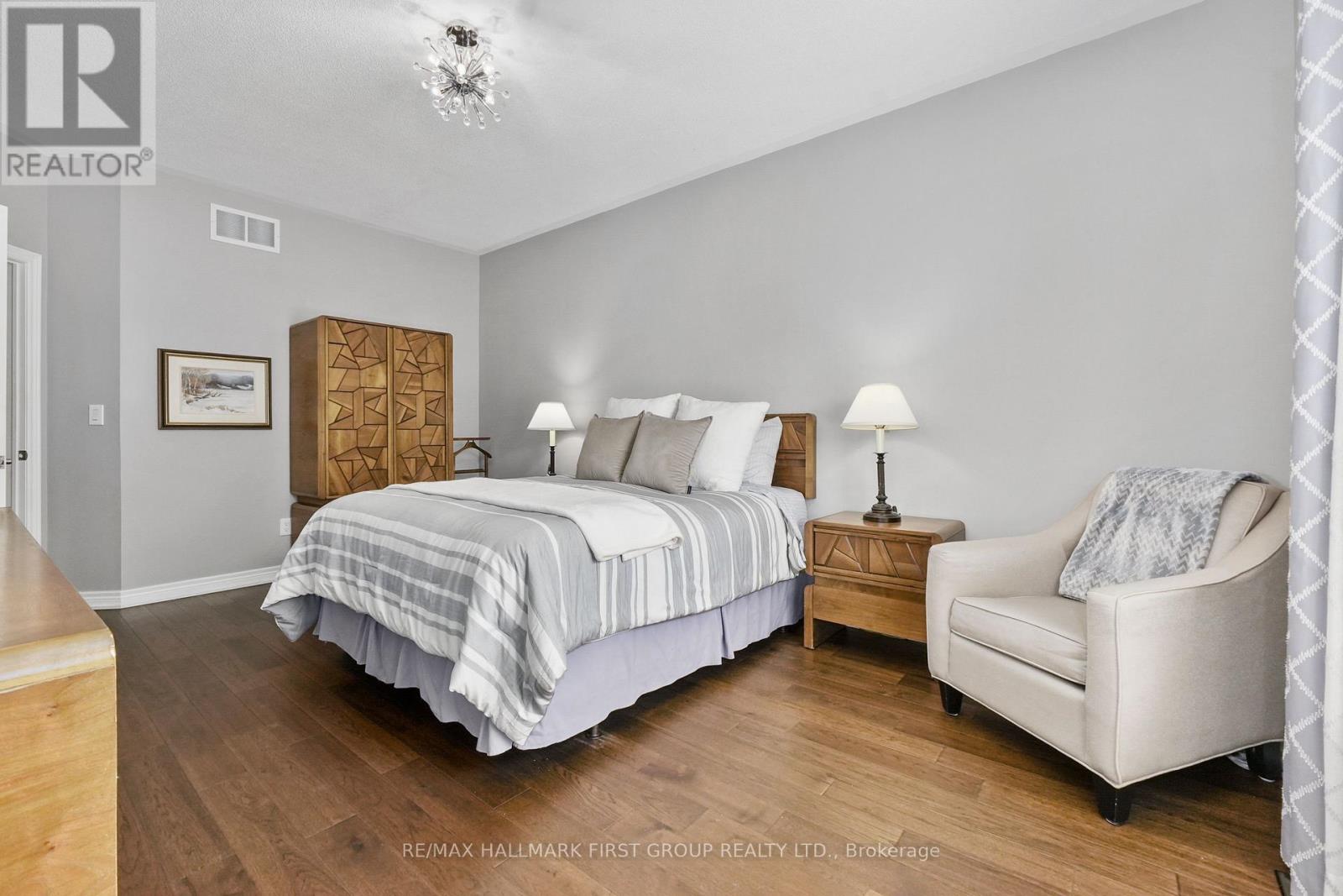 823 London Street, Cobourg, Ontario  K9A 5X9 - Photo 25 - X12195676