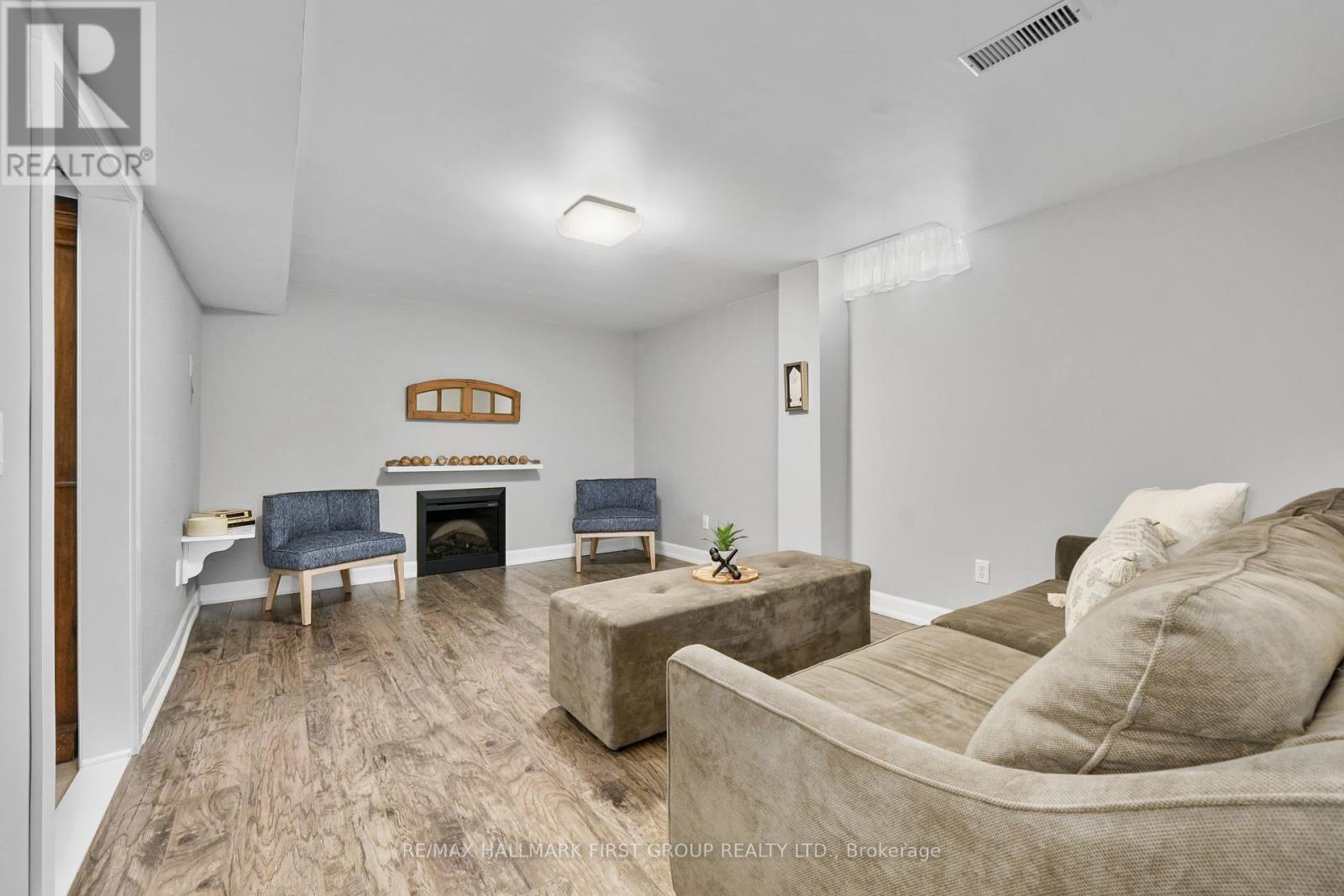 823 London Street, Cobourg, Ontario  K9A 5X9 - Photo 32 - X12195676