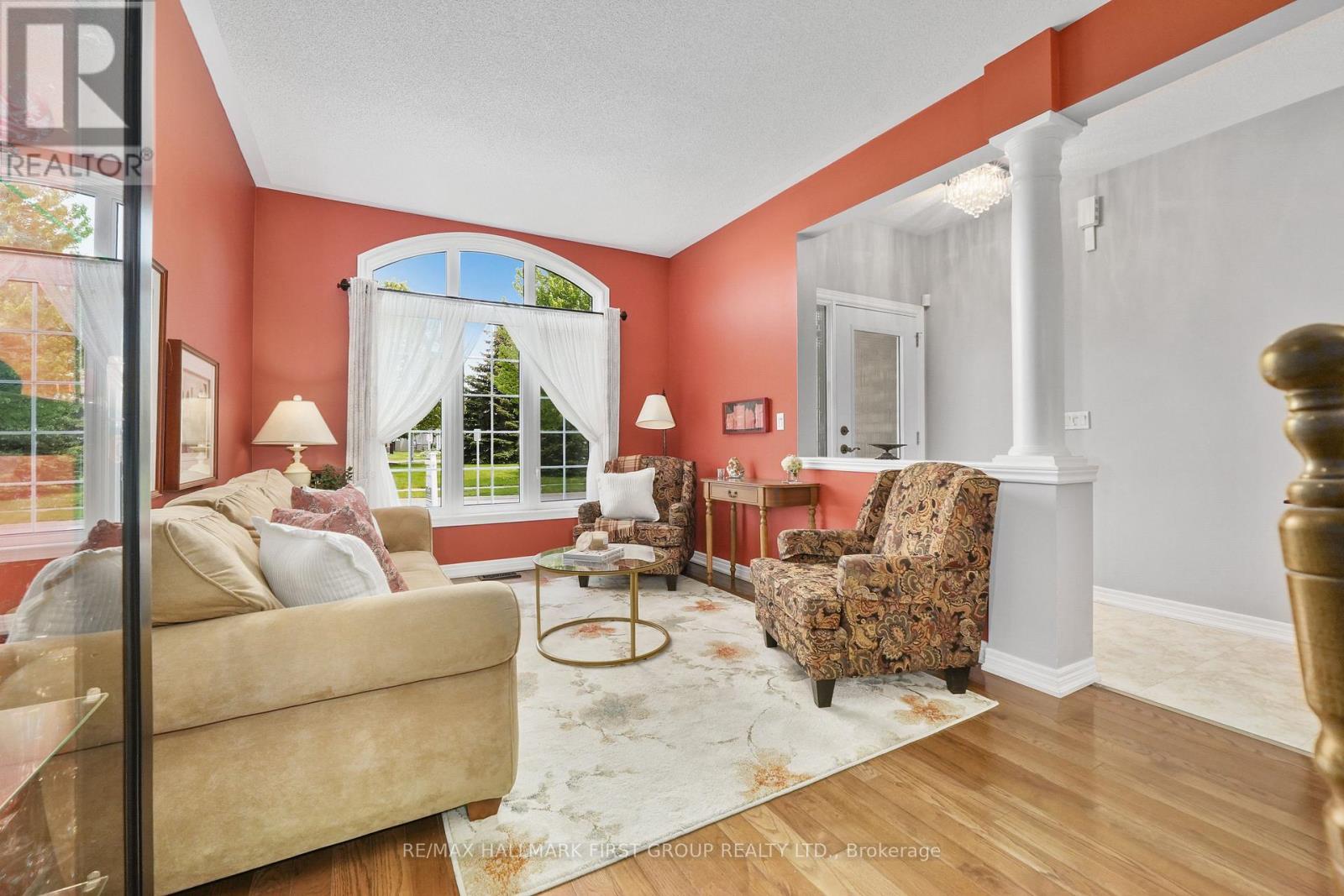 823 London Street, Cobourg, Ontario  K9A 5X9 - Photo 6 - X12195676