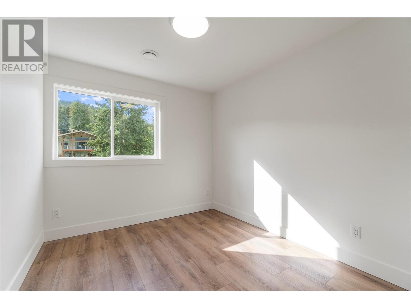 981 12 Street Se Unit# 37, Salmon Arm, British Columbia  V1E 2C8 - Photo 41 - 10350730