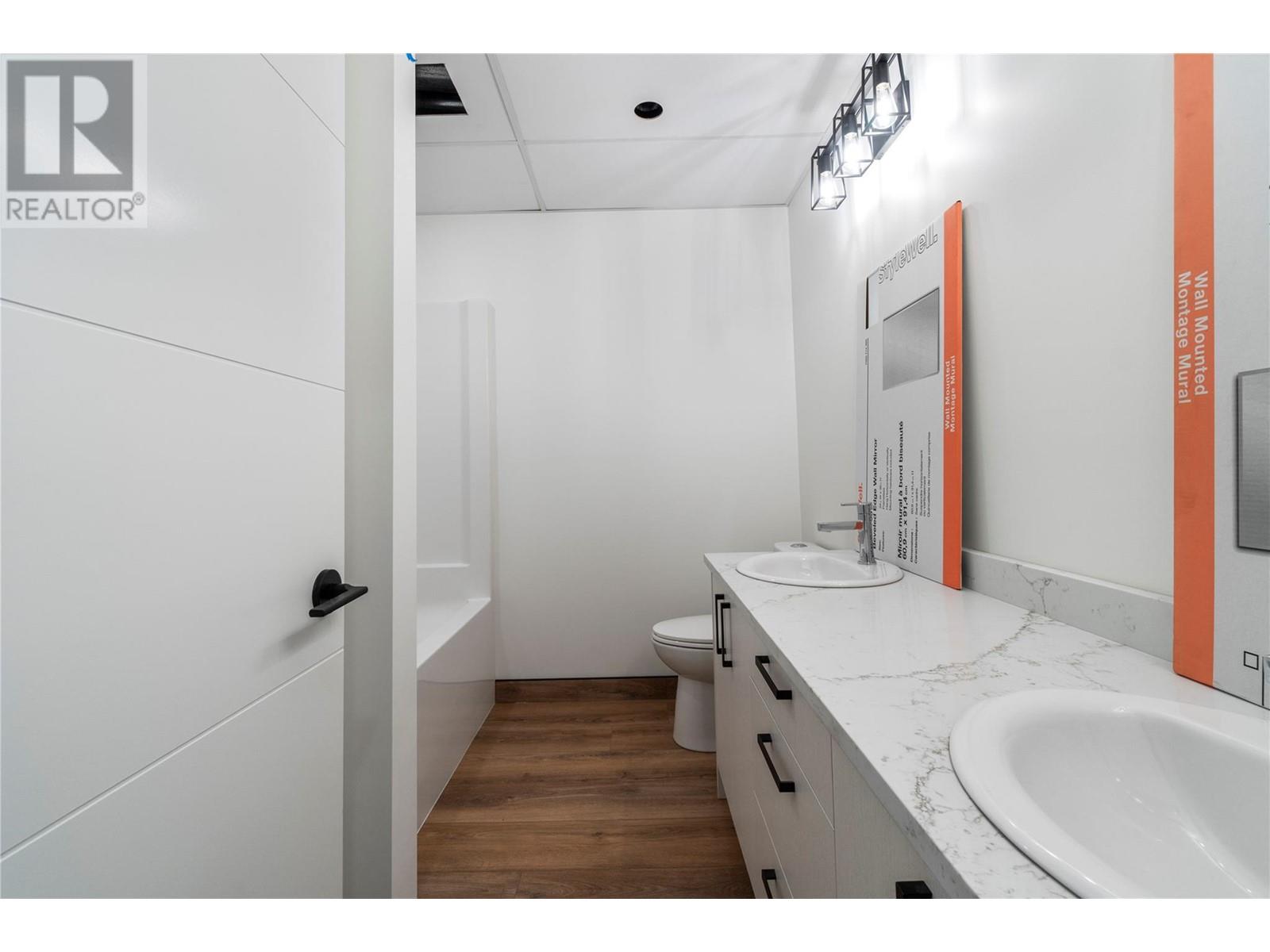 981 12 Street Se Unit# 37, Salmon Arm, British Columbia  V1E 2C8 - Photo 38 - 10350730