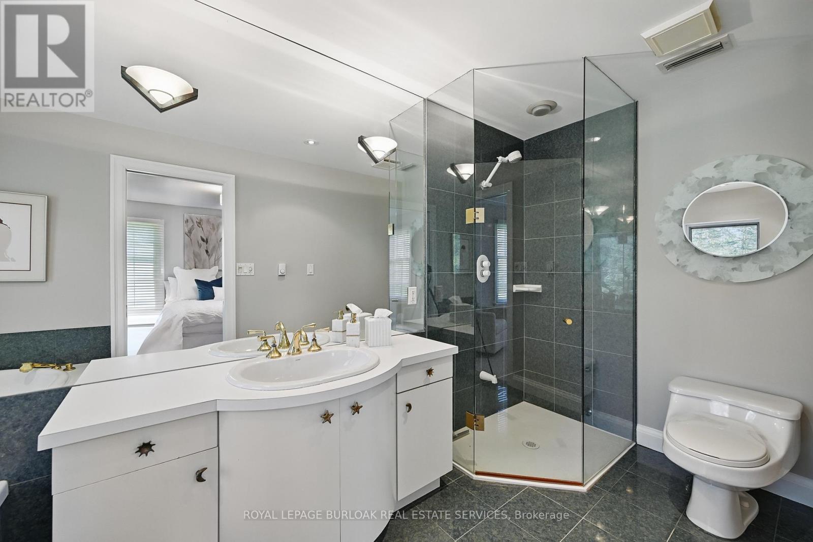 3020 First Street, Burlington (Roseland), Ontario  L7N 1C3 - Photo 22 - W12102928