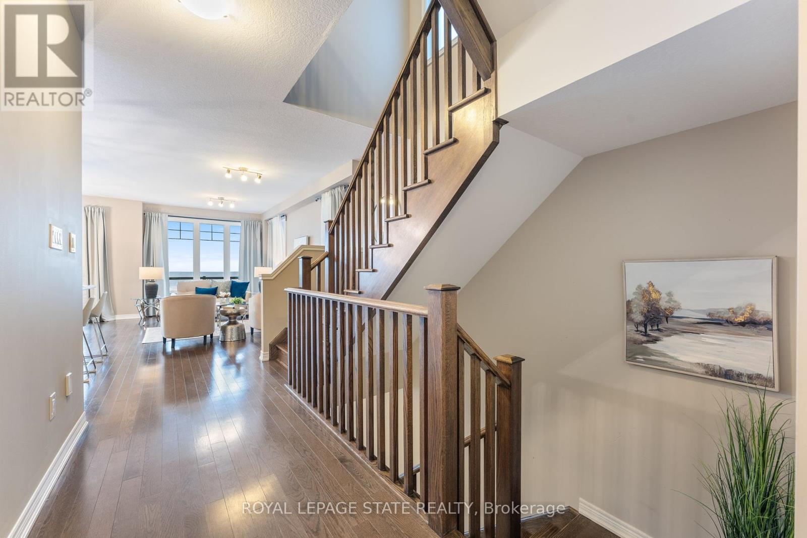 62 Waterview Lane, Grimsby, Ontario  L3M 0H2 - Photo 4 - X12144433