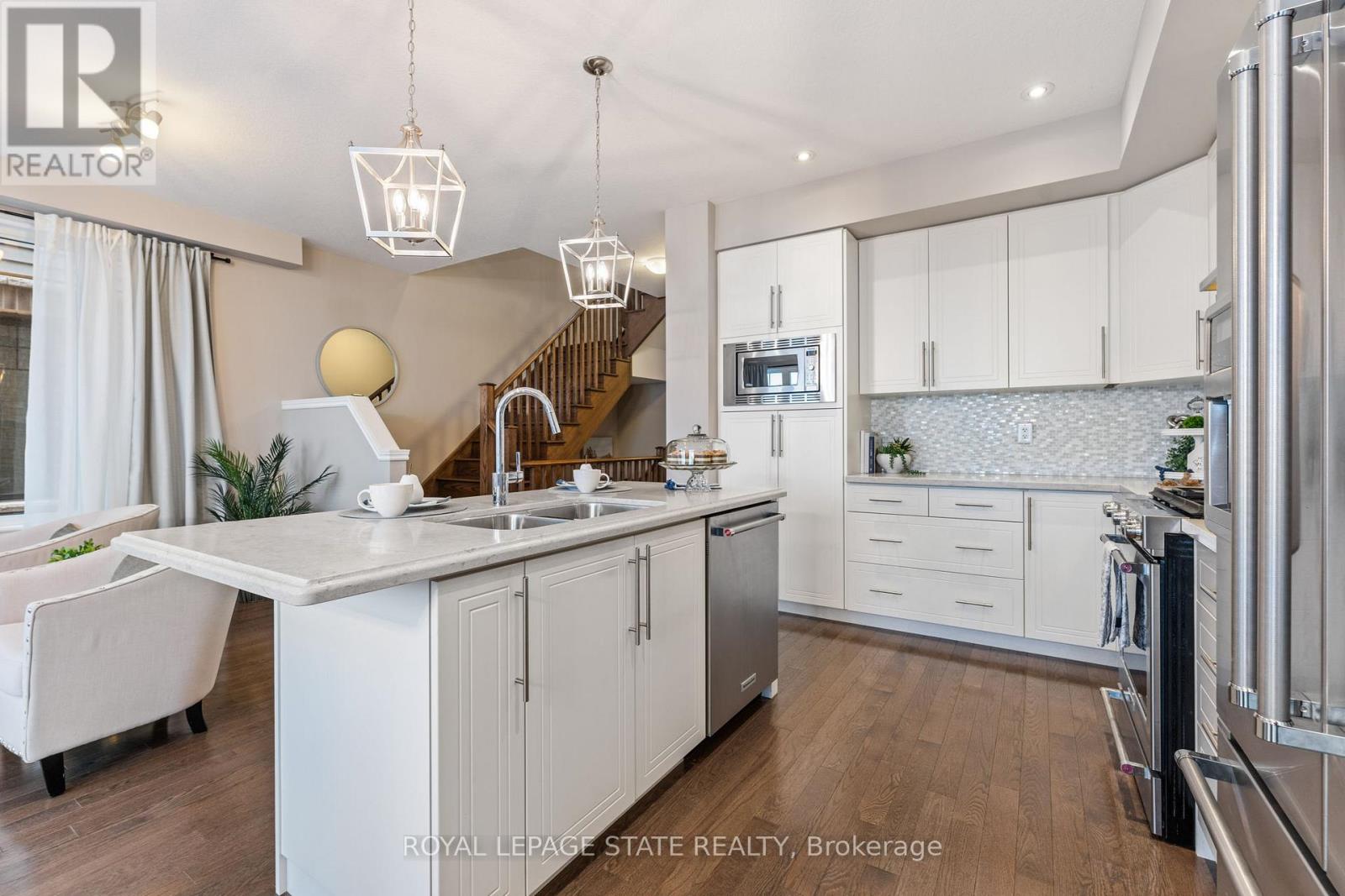 62 Waterview Lane, Grimsby, Ontario  L3M 0H2 - Photo 9 - X12144433