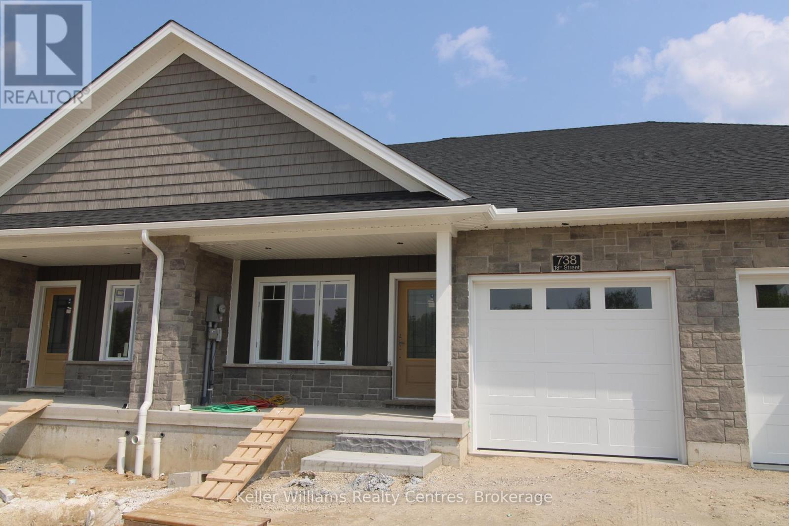 738 18TH STREET, Hanover, Ontario