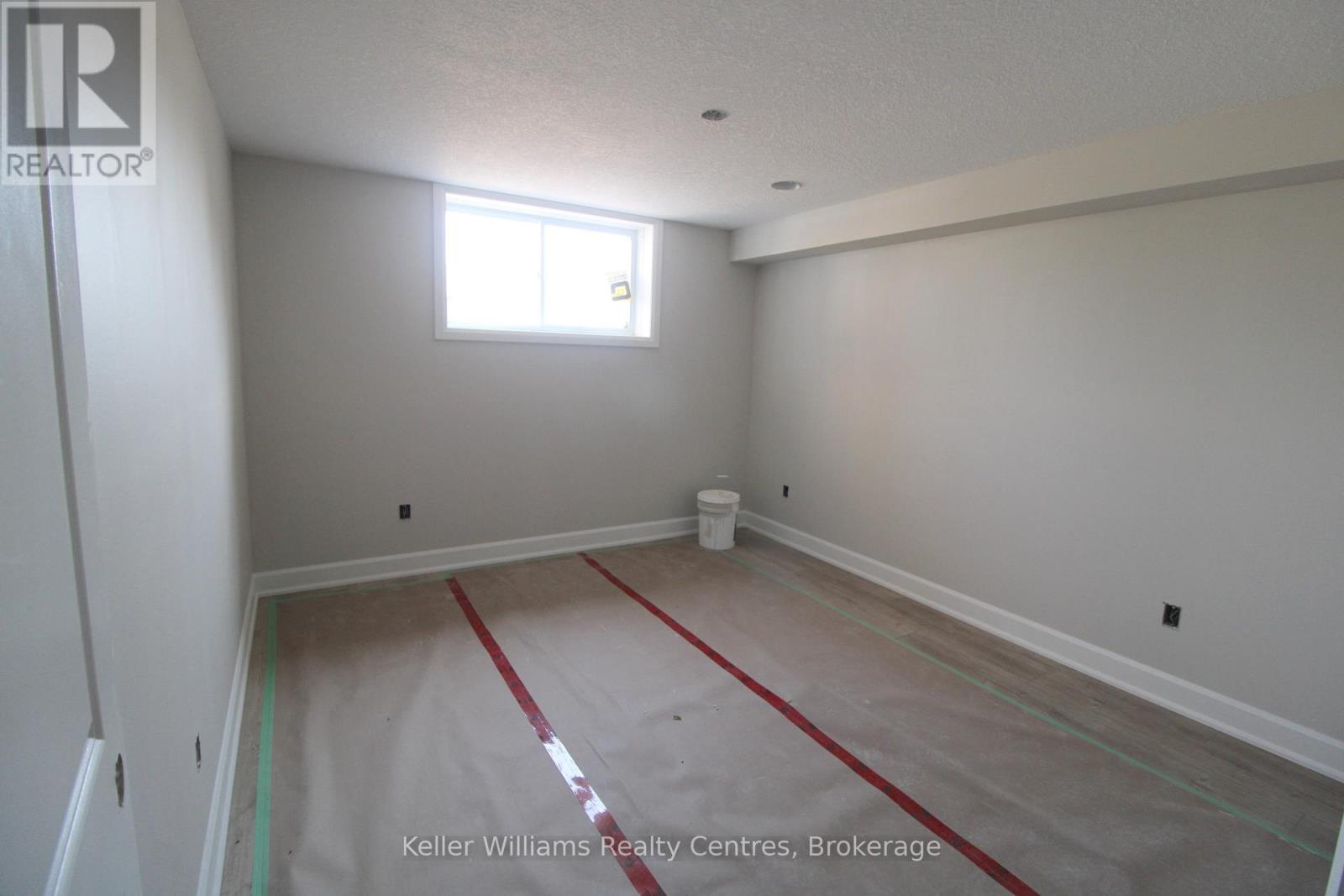738 18th Street, Hanover, Ontario  N4N 0C7 - Photo 11 - X12061910