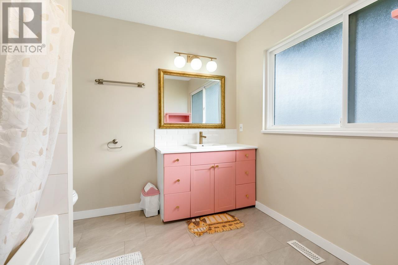 10860 Bonavista Gate, Richmond, British Columbia  V7E 4K3 - Photo 11 - R3011034