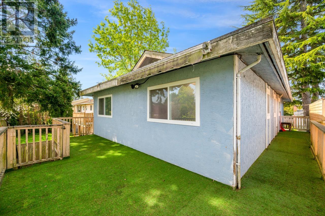 10860 Bonavista Gate, Richmond, British Columbia  V7E 4K3 - Photo 22 - R3011034
