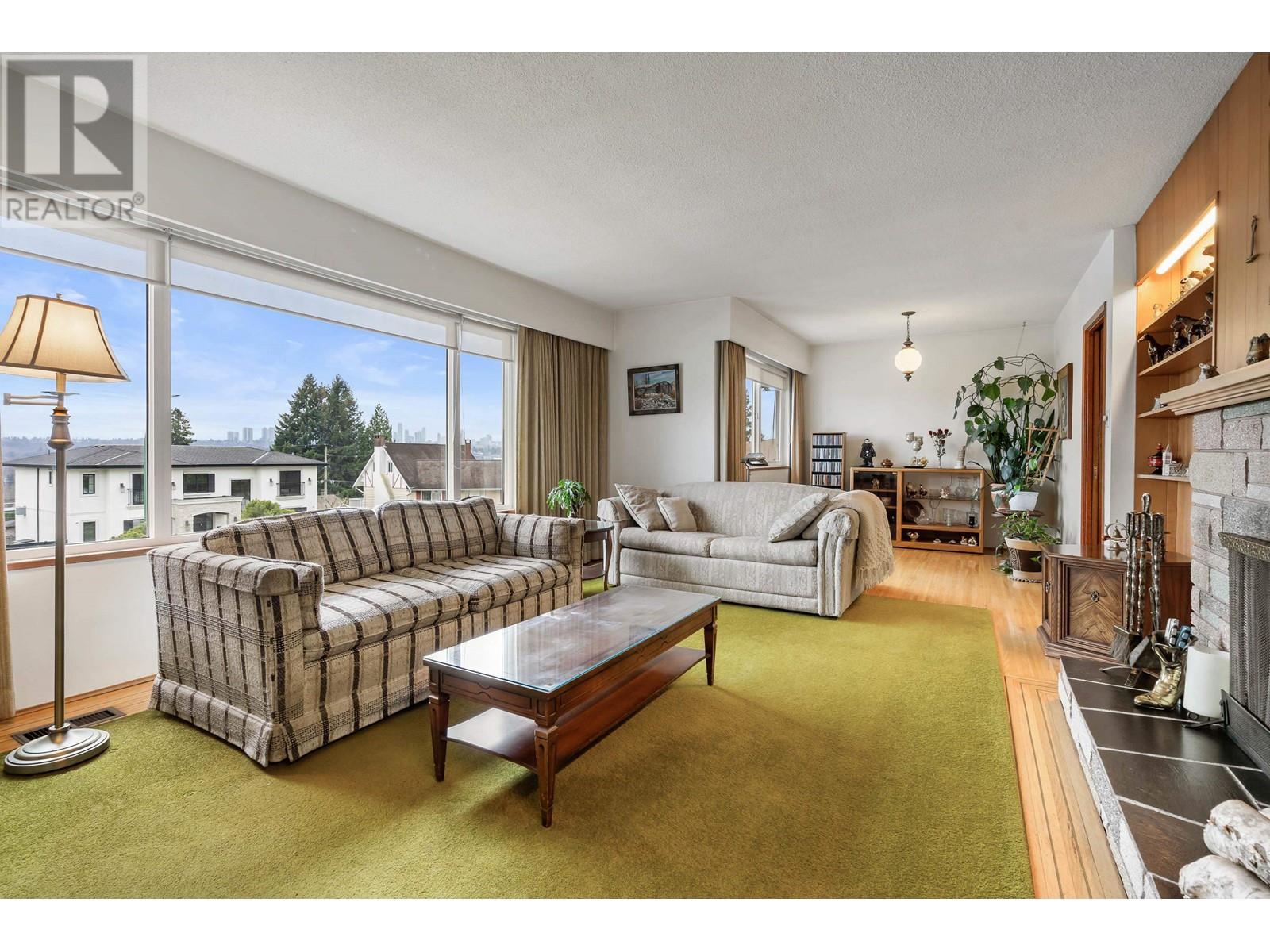 6825 Hycrest Drive, Burnaby, British Columbia  V5B 2X3 - Photo 8 - R2996008