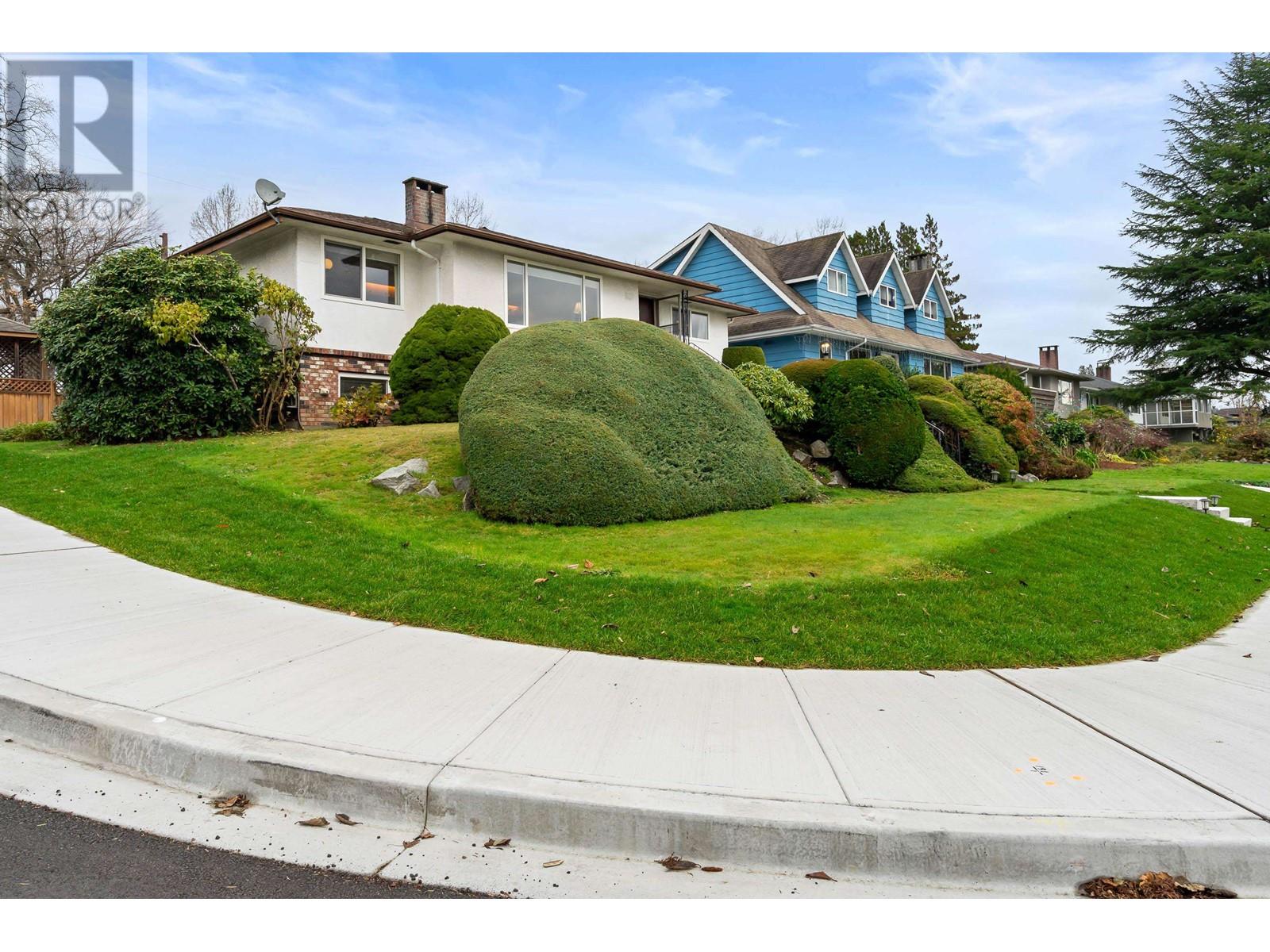 Property at 6825 HYCREST DRIVE image 3