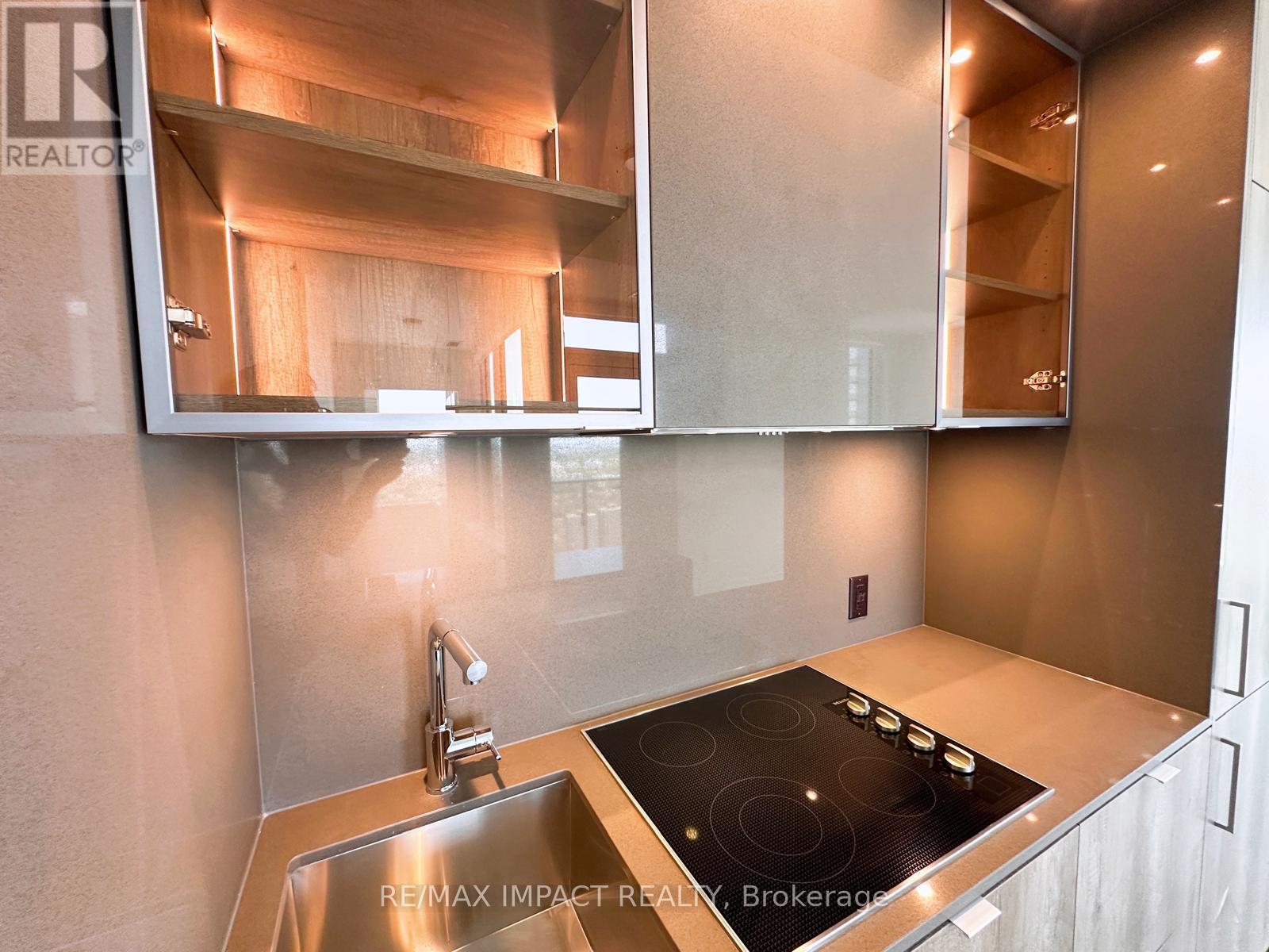 4602 - 11 Yorkville Avenue, Toronto, Ontario  M4W 1L2 - Photo 10 - C12195836