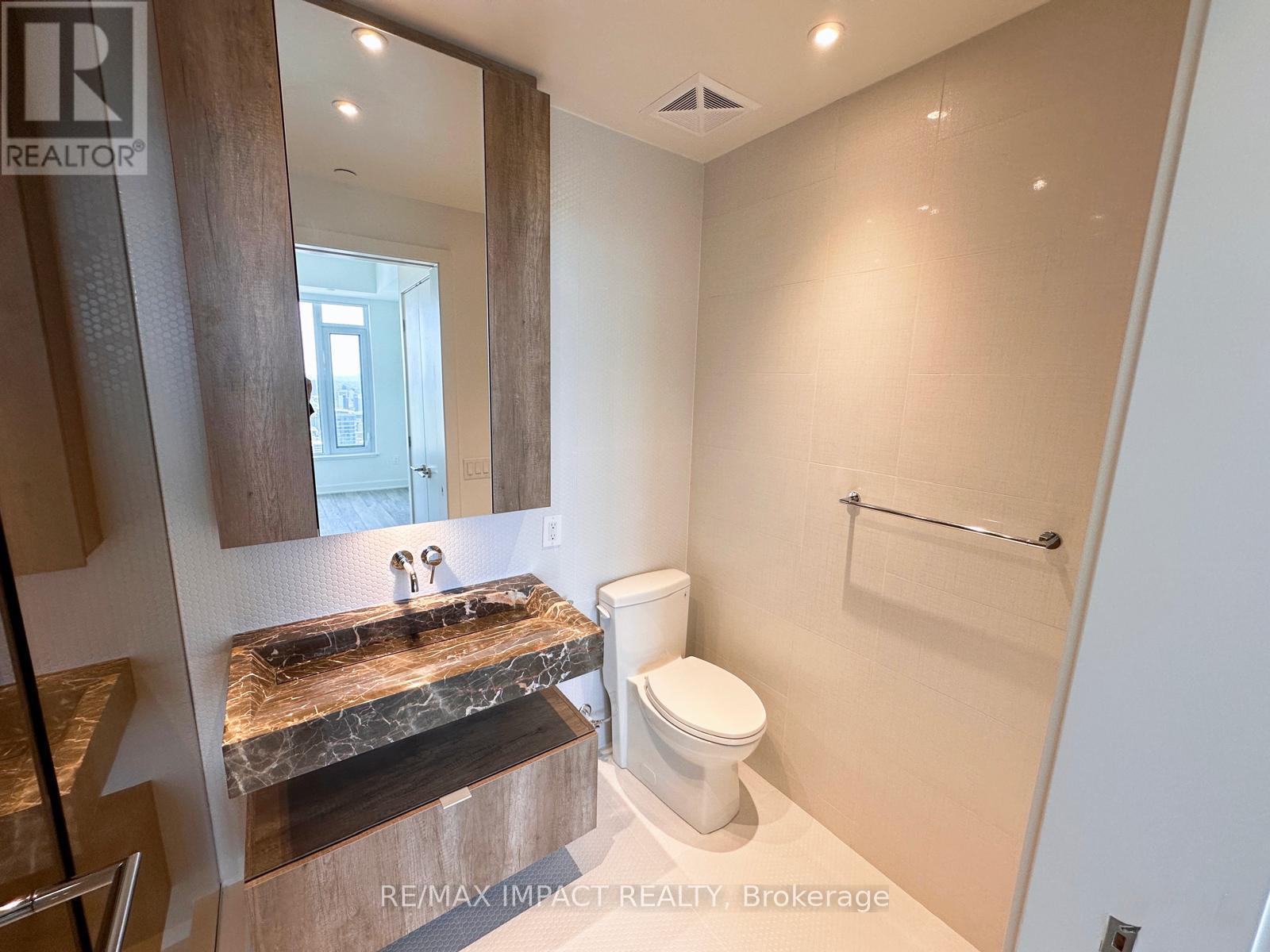 4602 - 11 Yorkville Avenue, Toronto, Ontario  M4W 1L2 - Photo 16 - C12195836