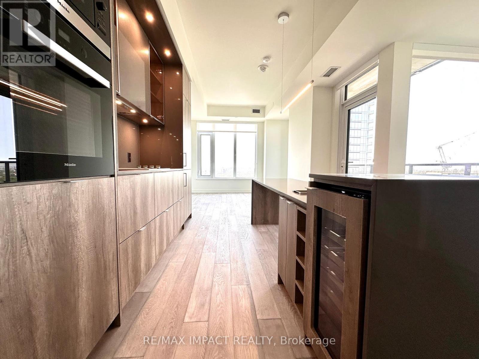 4602 - 11 Yorkville Avenue, Toronto, Ontario  M4W 1L2 - Photo 9 - C12195836