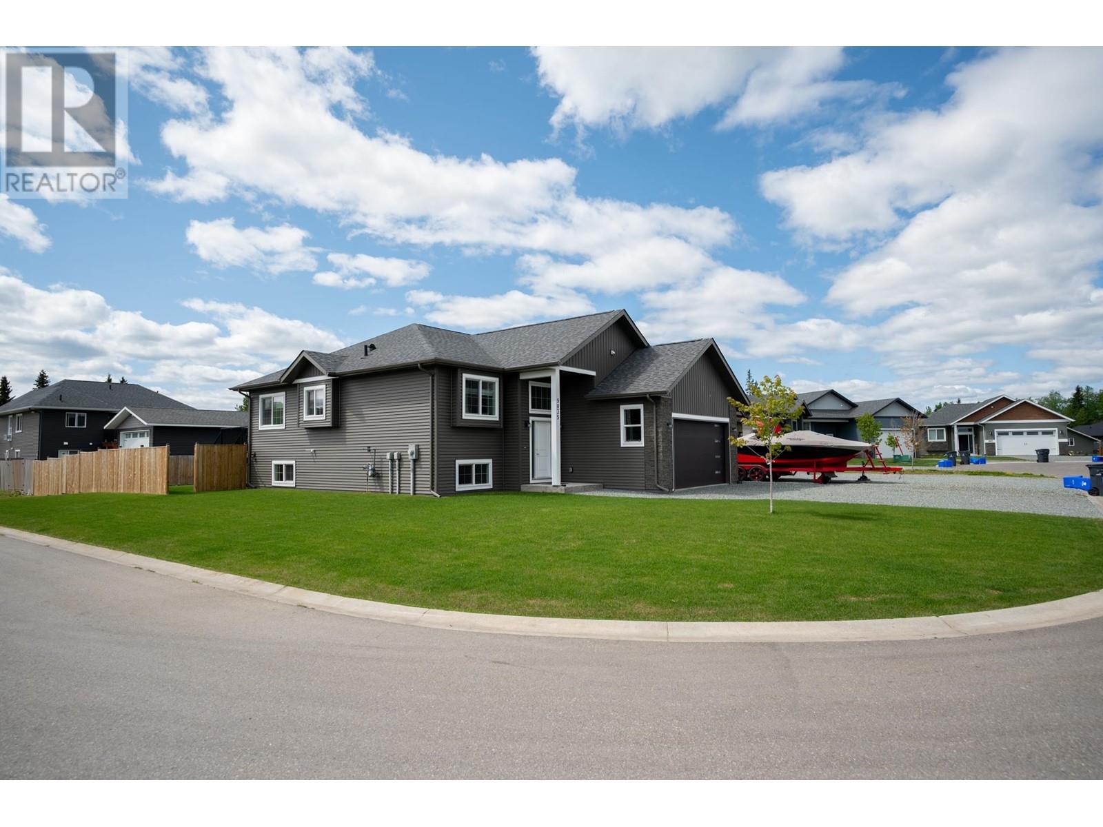 9035 Tatlow Place, Prince George, British Columbia  V2K 0B5 - Photo 3 - R3011241