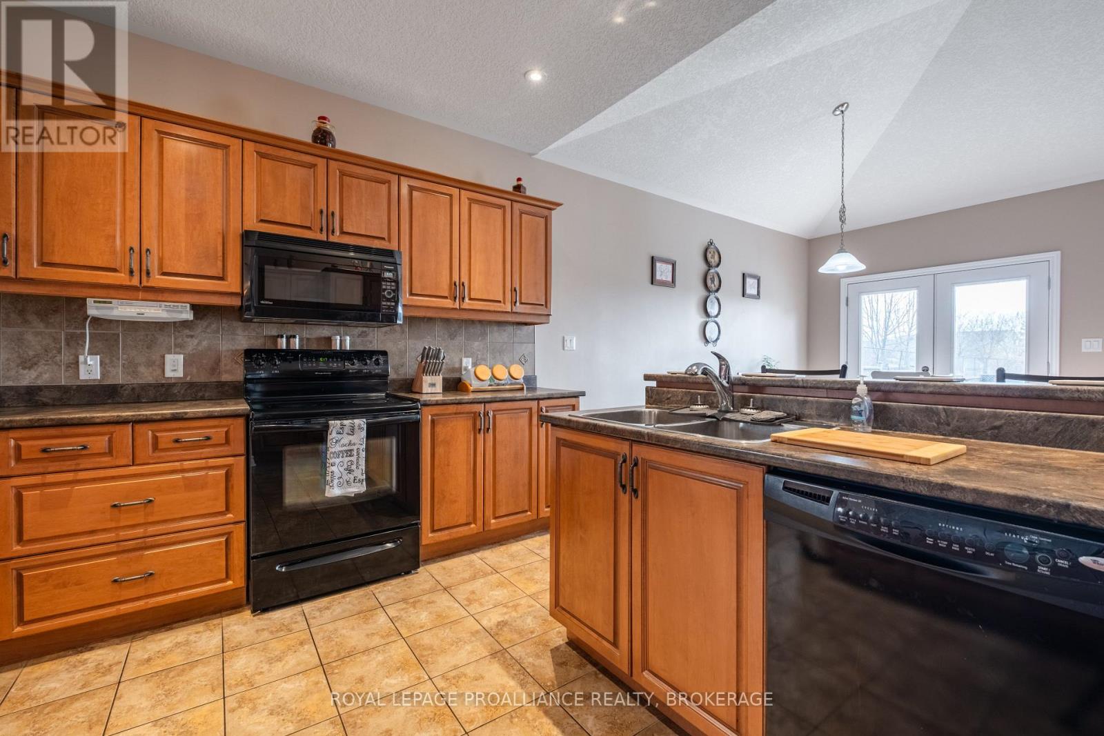 226 Rose Abbey Drive, Kingston, Ontario  K7K 0A2 - Photo 12 - X12195941