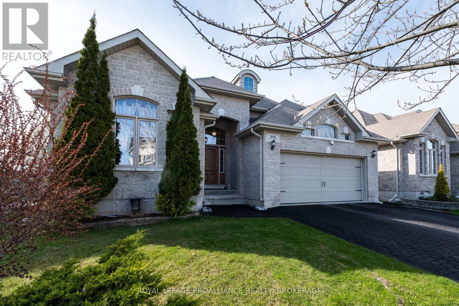 226 Rose Abbey Drive, Kingston (Kingston East (Incl Barret Crt)), Ontario  K7K 0A2 - Photo 3 - X12195941
