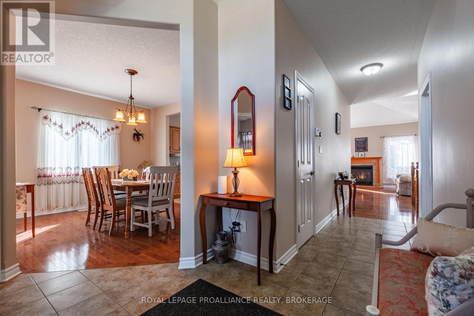 226 Rose Abbey Drive, Kingston, Ontario  K7K 0A2 - Photo 4 - X12195941