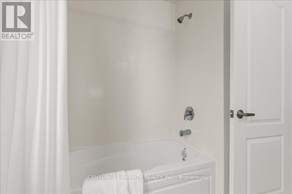 394 Eastbridge Avenue, Welland, Ontario  L3B 0M7 - Photo 33 - X12195982