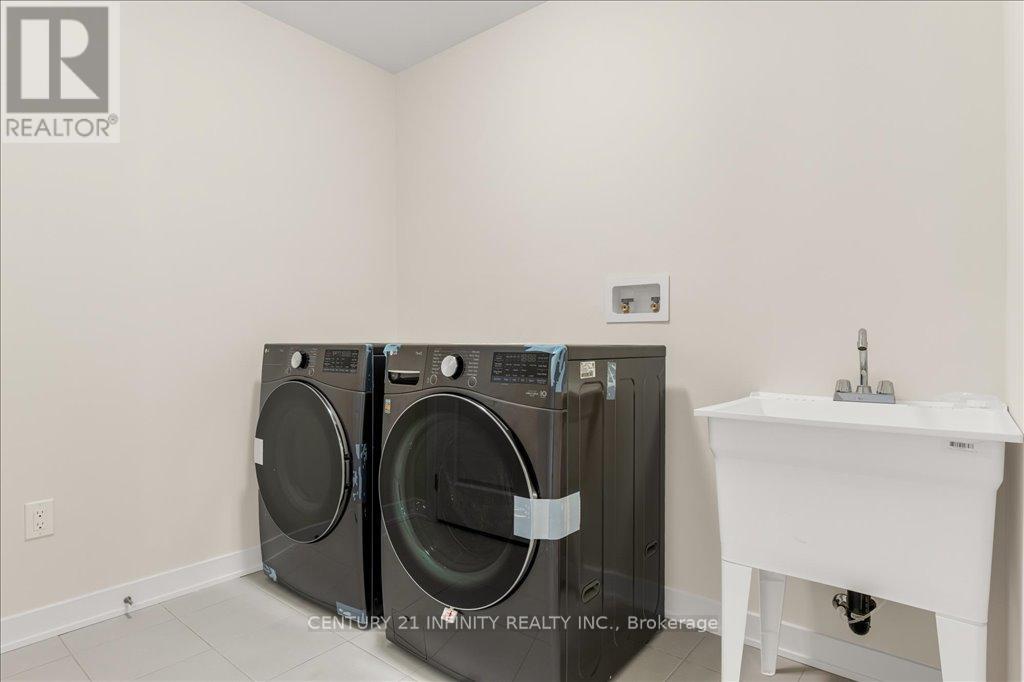 394 Eastbridge Avenue, Welland, Ontario  L3B 0M7 - Photo 36 - X12195982