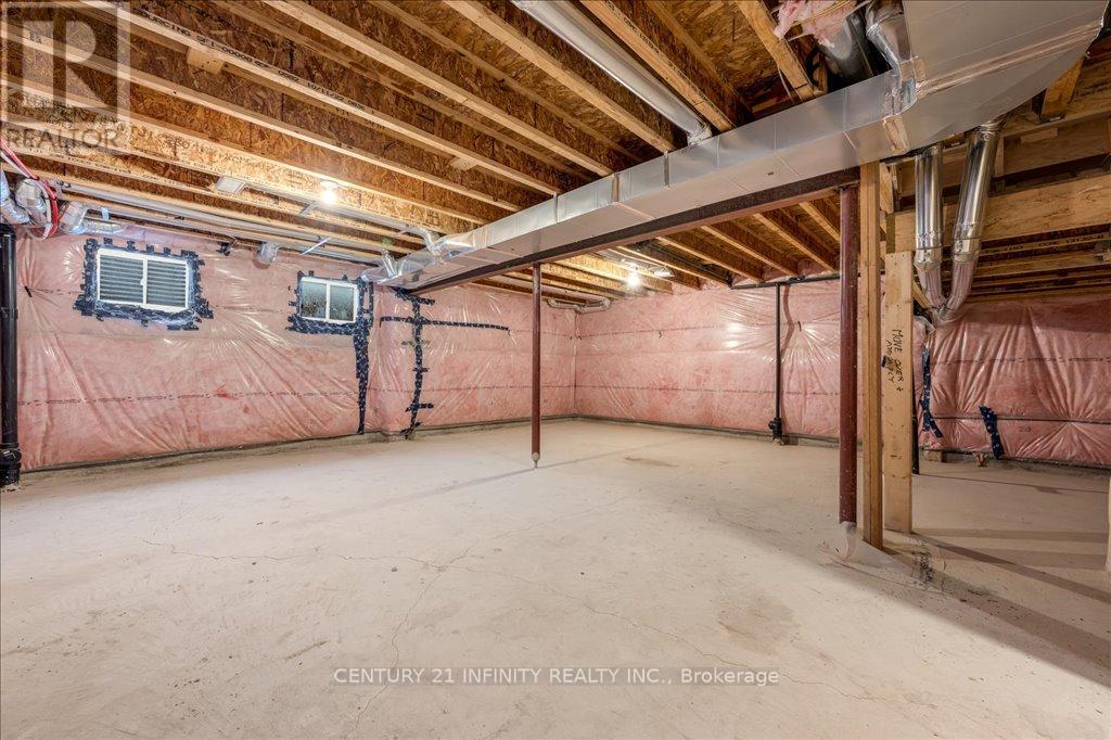 394 Eastbridge Avenue, Welland, Ontario  L3B 0M7 - Photo 38 - X12195982
