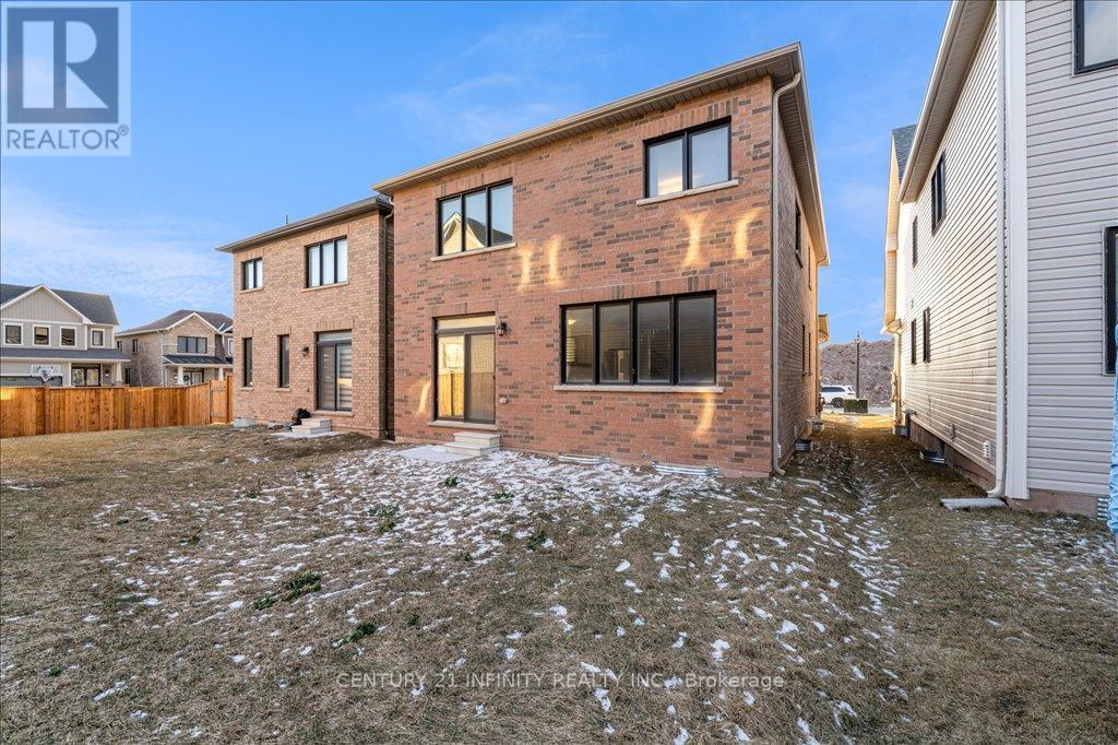 394 Eastbridge Avenue, Welland, Ontario  L3B 0M7 - Photo 39 - X12195982