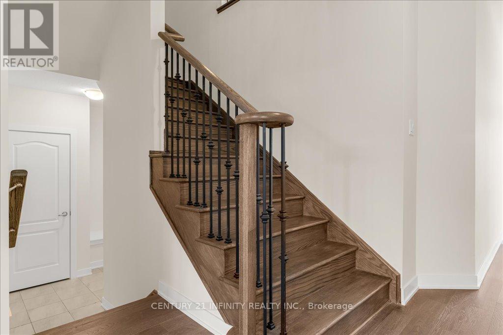 394 Eastbridge Avenue, Welland, Ontario  L3B 0M7 - Photo 6 - X12195982