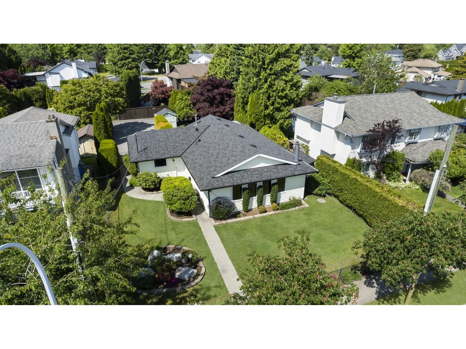 15261 96 AVENUE, Surrey, British Columbia