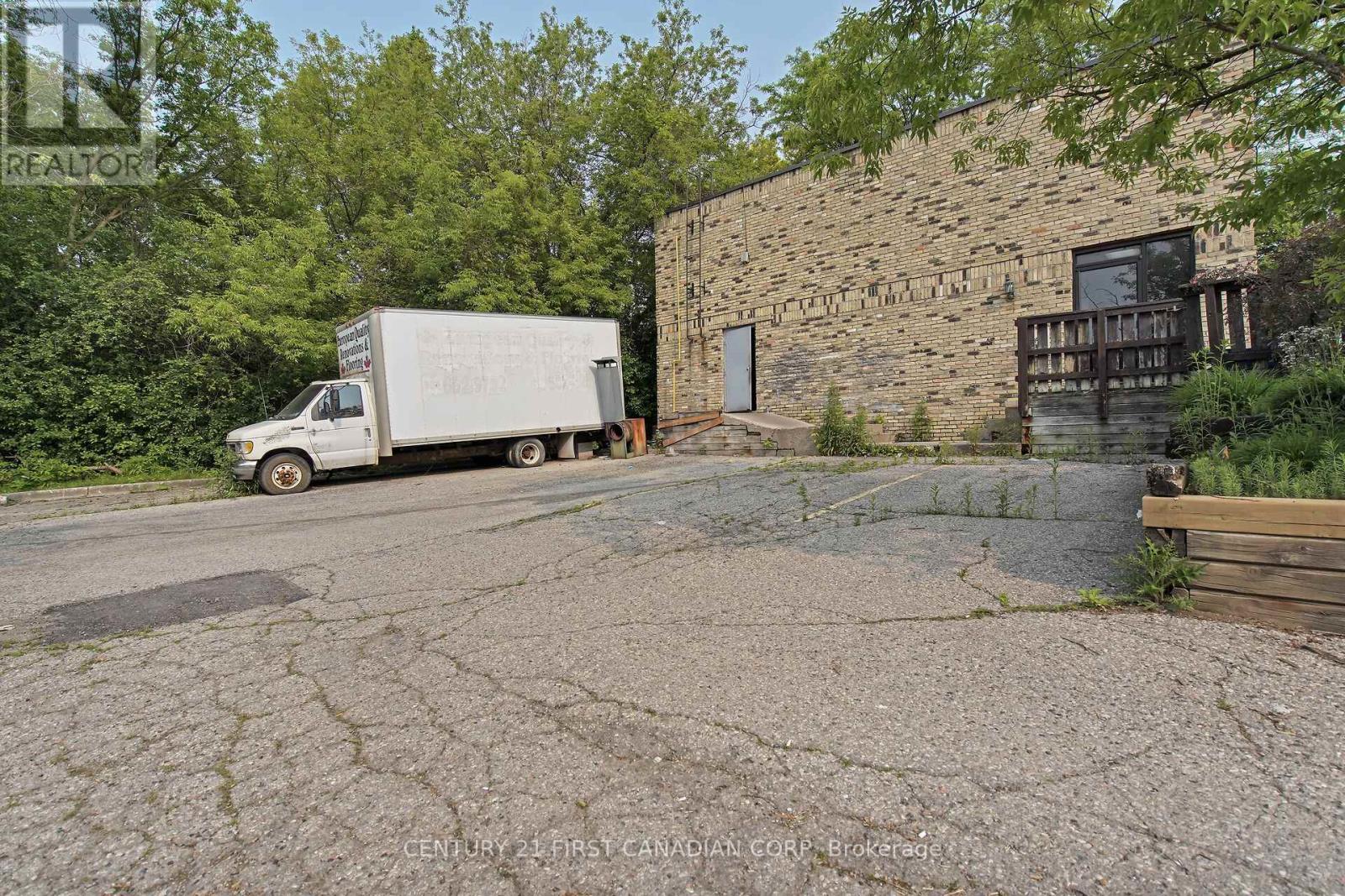 5 - 500 Oxford Street W, London North, Ontario  N6H 1T5 - Photo 26 - X12195904