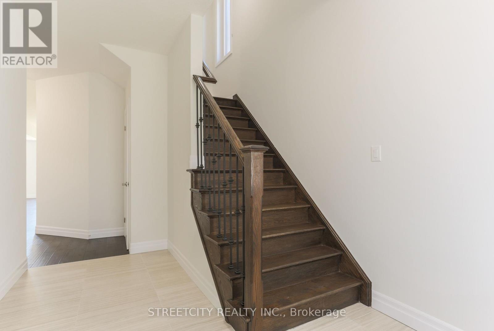 2589 Tokala Trail, London North, Ontario  N6G 0M4 - Photo 6 - X12195972