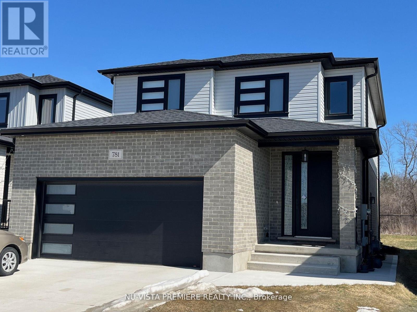 160 WATTS DRIVE, Lucan Biddulph, Ontario