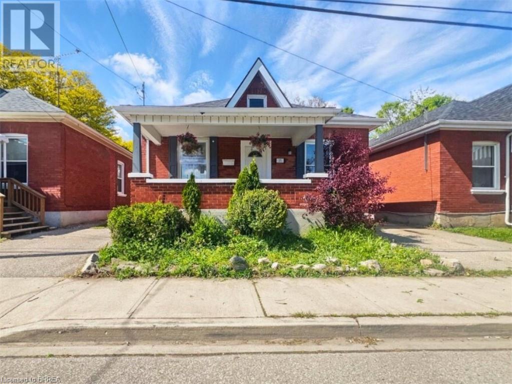 13 Salisbury Avenue, Brantford, Ontario  N3S 1M6 - Photo 1 - 40737533