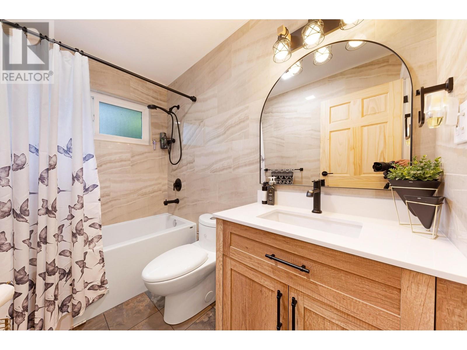 3849 Richmond Street, Port Coquitlam, British Columbia  V3B 3E9 - Photo 17 - R3011081