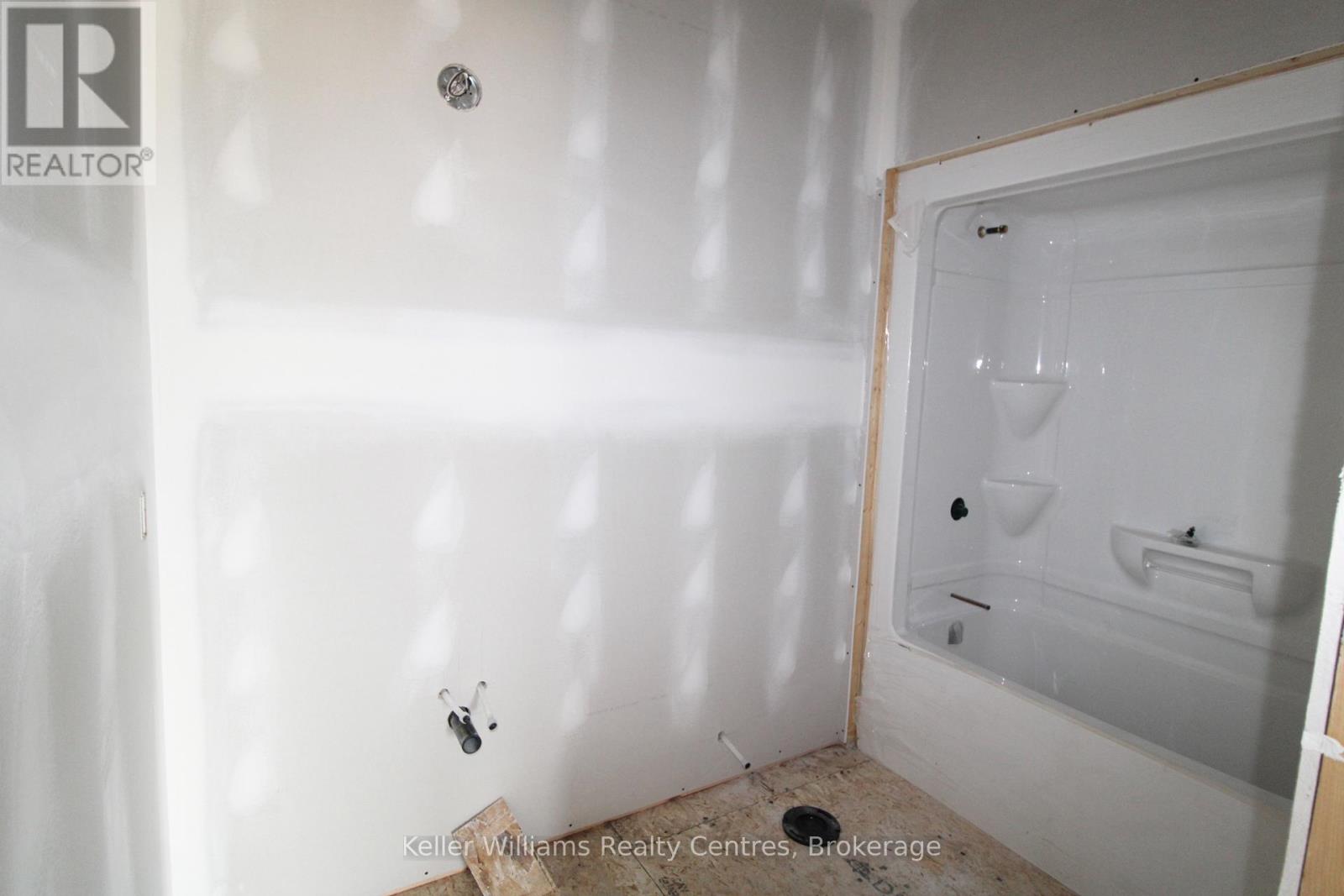 734 18th Street, Hanover, Ontario  N4N 0C5 - Photo 8 - X11932089