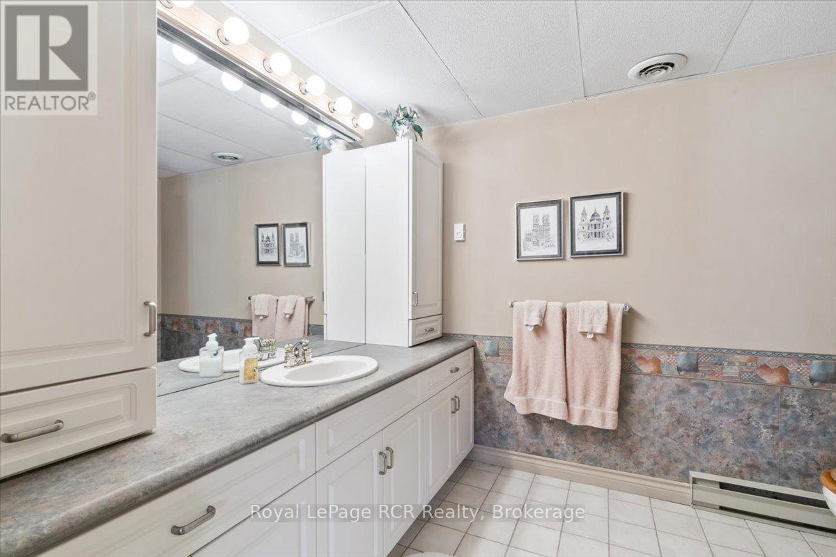 284 2nd Avenue, Hanover, Ontario  N4N 3S1 - Photo 29 - X12092978